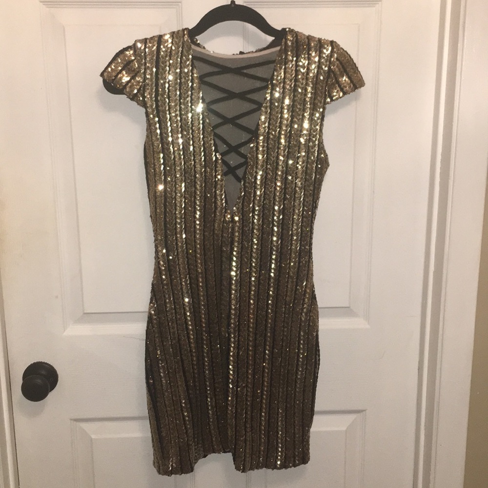 Gold sequin dress ✨
